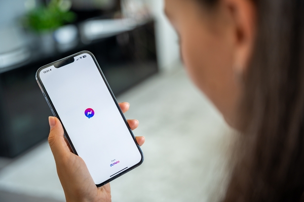 Aplikacja monitorująca facebook massanger